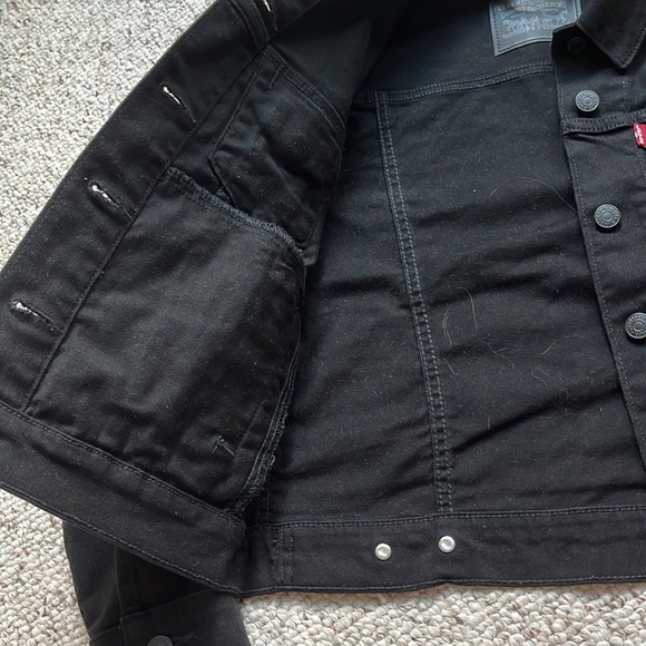 Levi Women’s Original Trucker Jacket - Picture 5 of 5